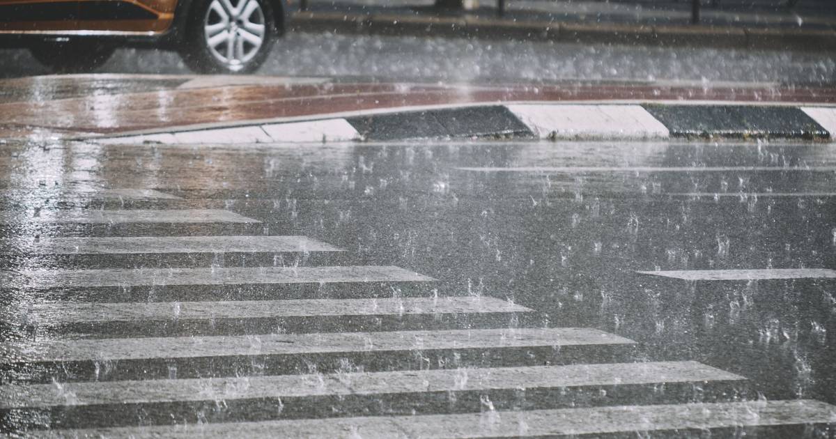 Trânsito cortado em vários sítios de Viana do Castelo devido à chuva intensa