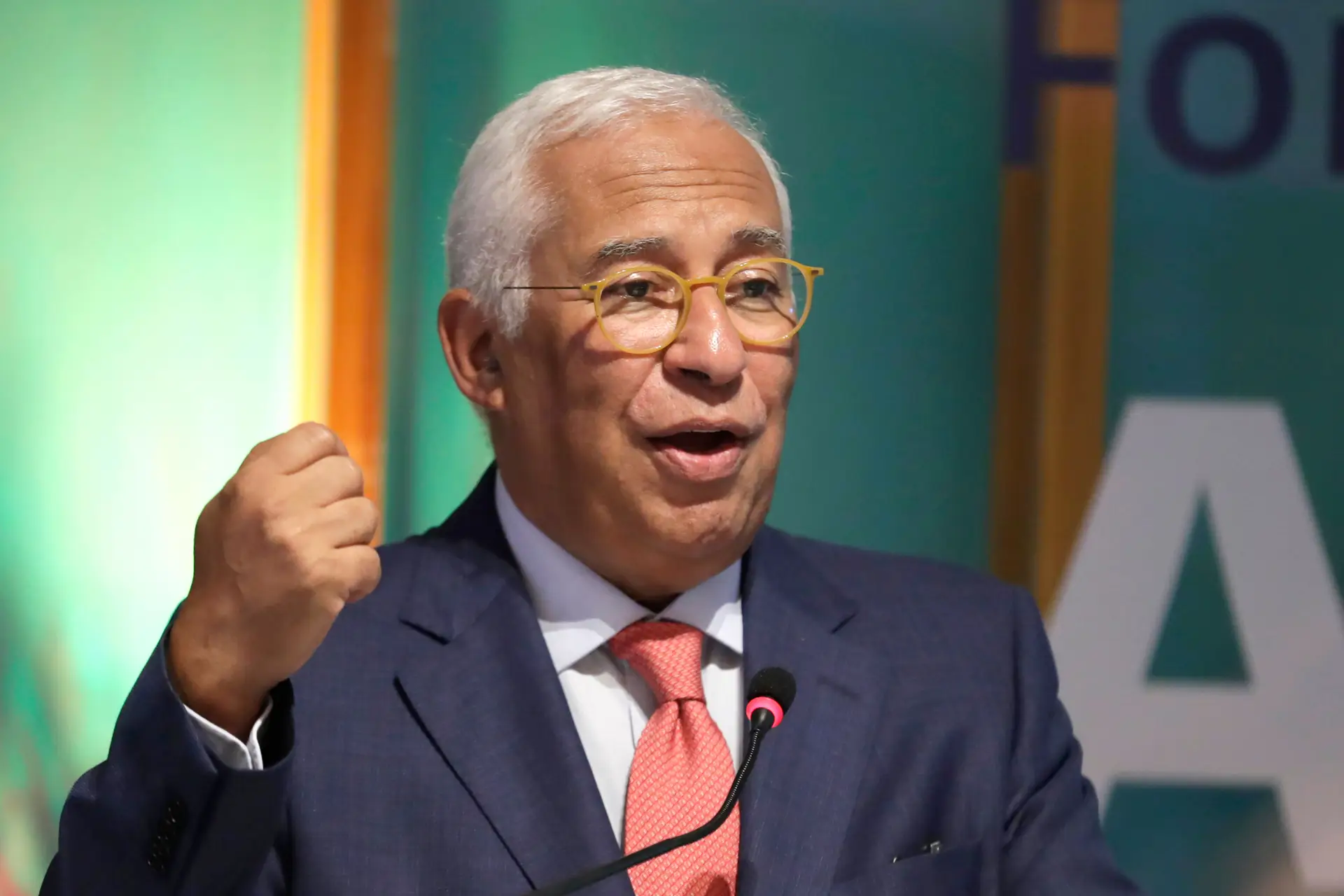 Manifesto dos 50 condena divulgação de escutas que envolveram Costa