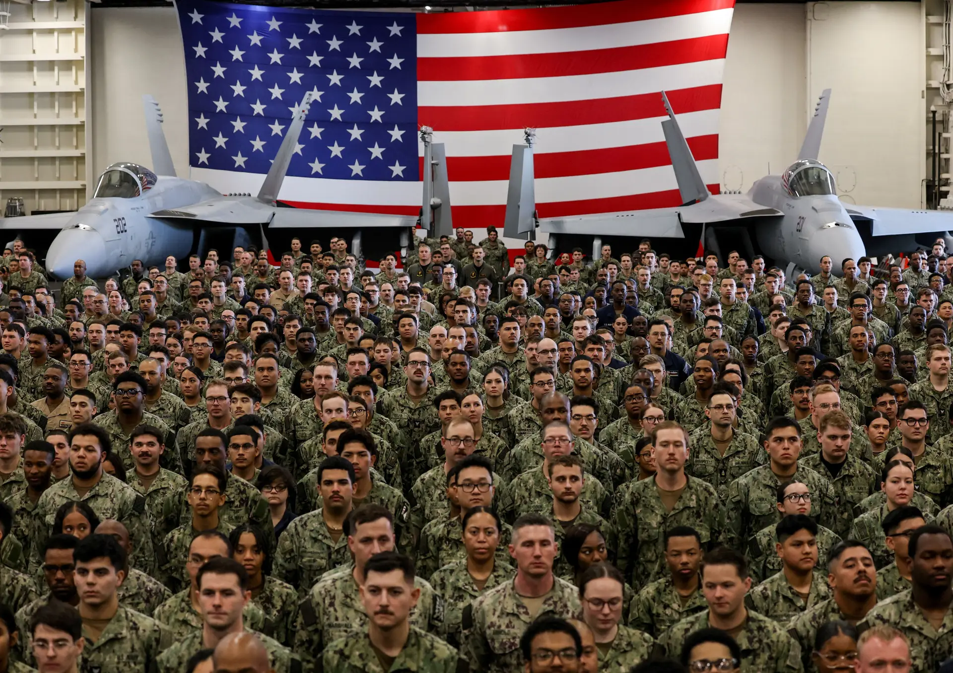 EUA podem atingir gastos militares históricos com proposta de Trump para a Defesa