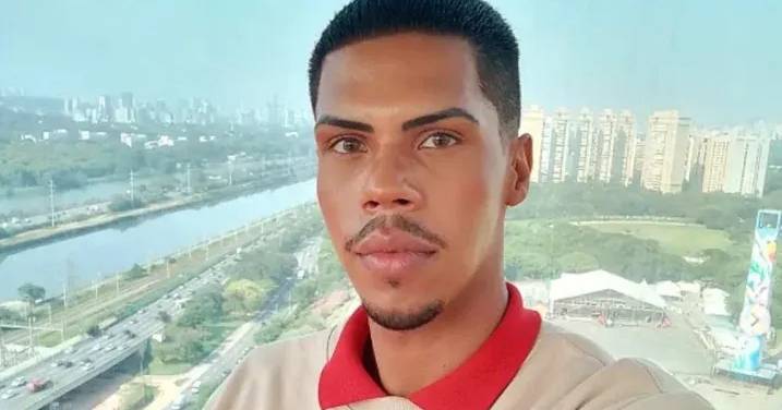 Du phénomène viral à la lutte pour la survie : « l’ancien Human Ken » craint de se retrouver sans abri