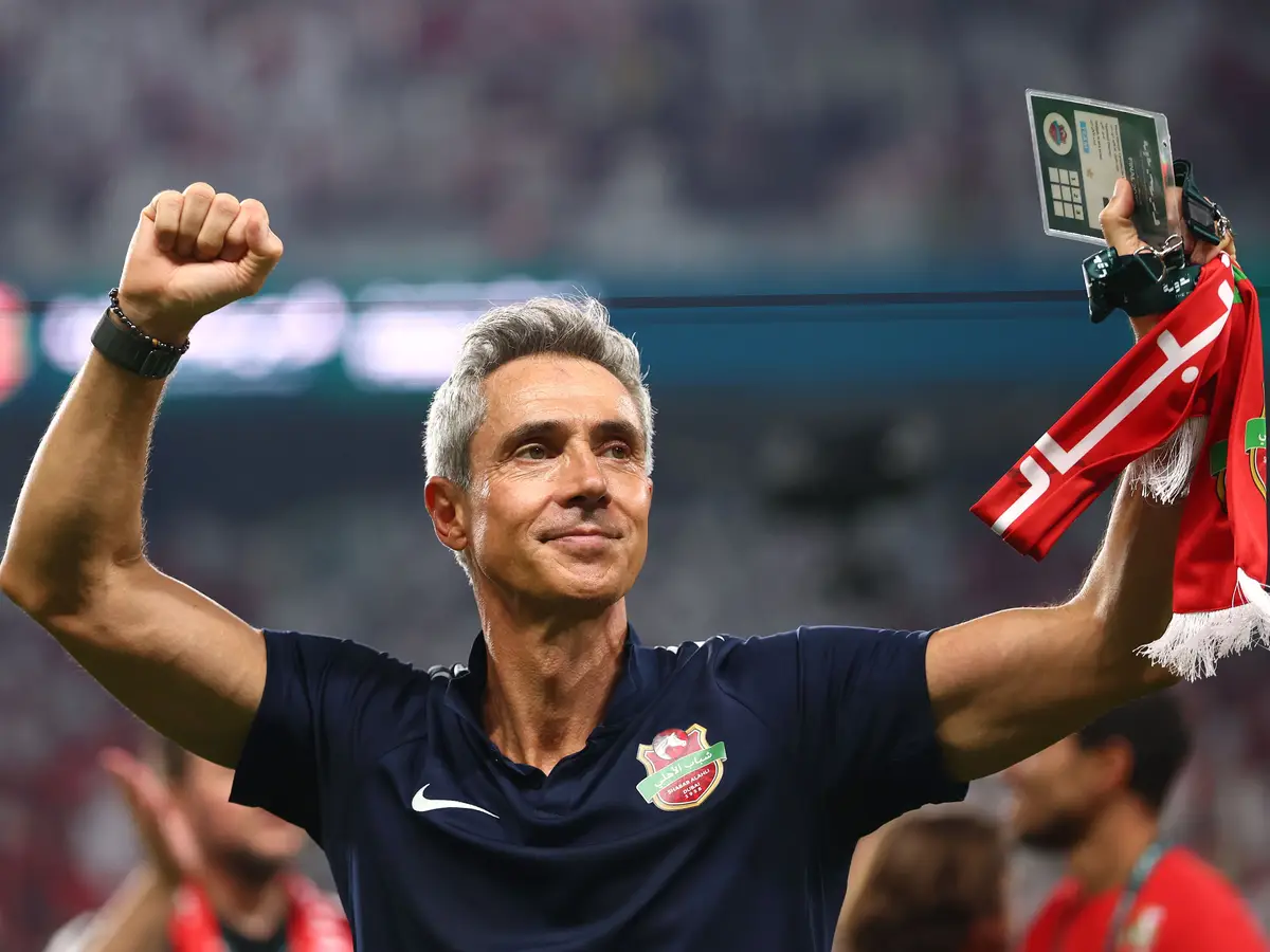 Paulo Sousa bate Pedro Martins em duelo luso para a Champions