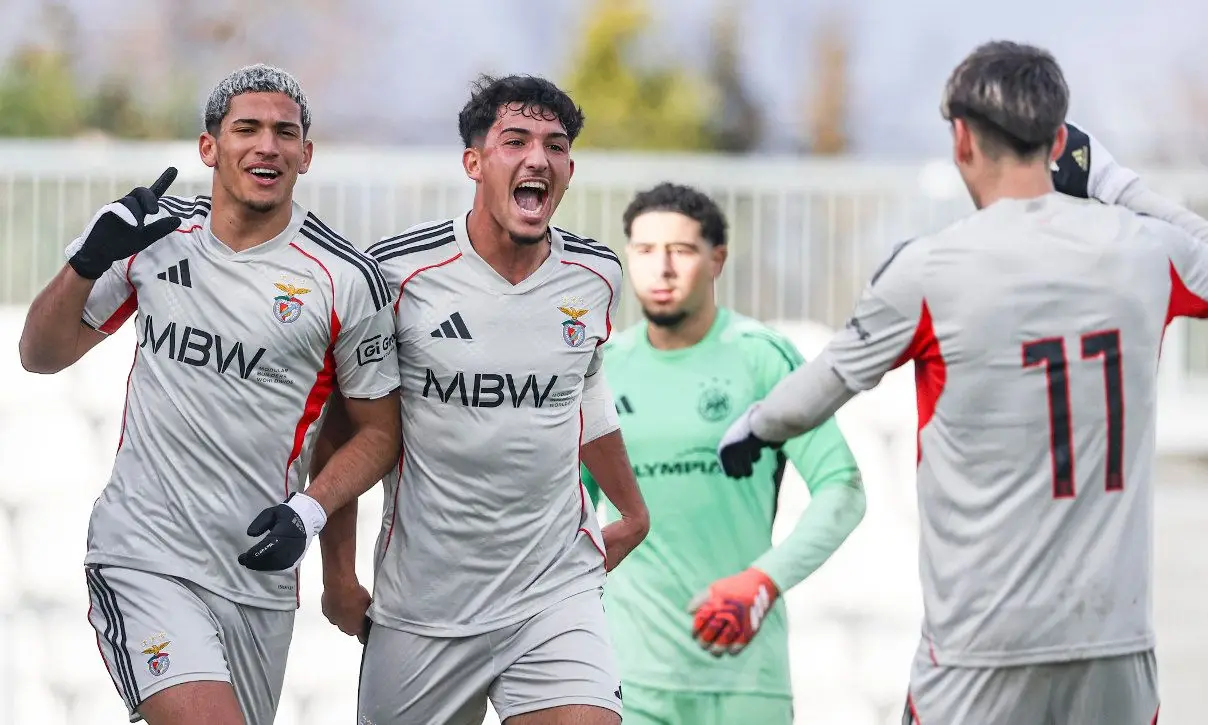 Benfica goleia Ajax e segue em frente na Youth League
