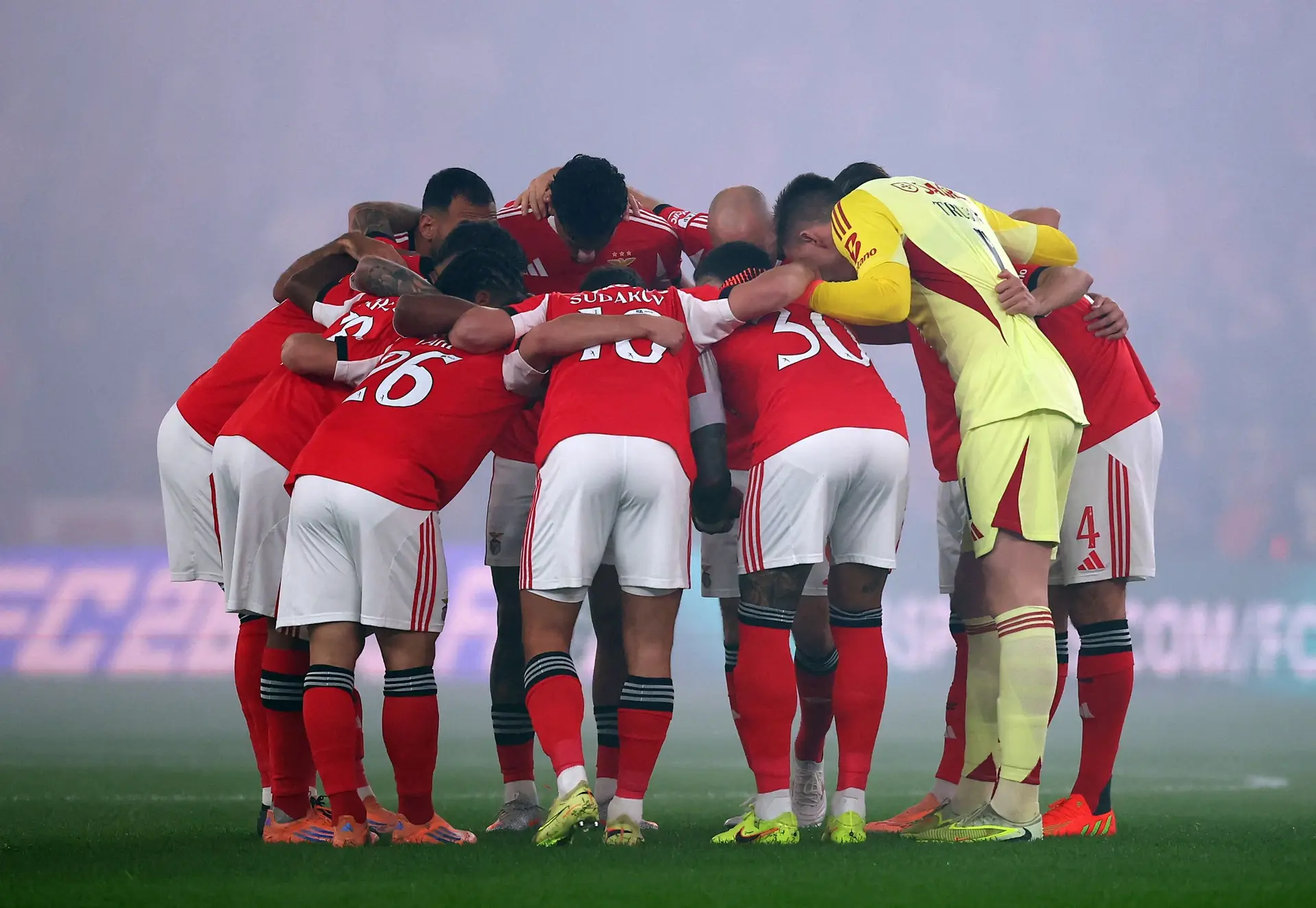 Benfica obrigado a vencer o Nápoles para manter a esperança na Champions