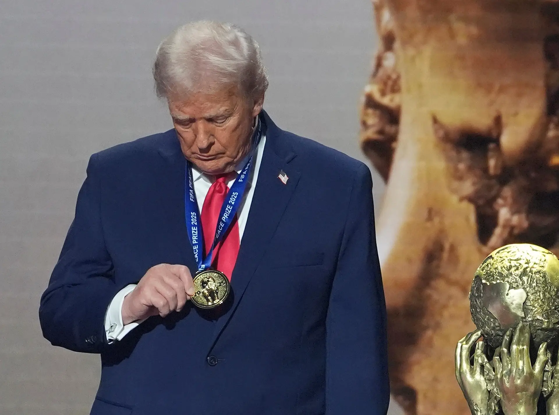 Donald Trump recebe o primeiro Prémio da Paz da FIFA