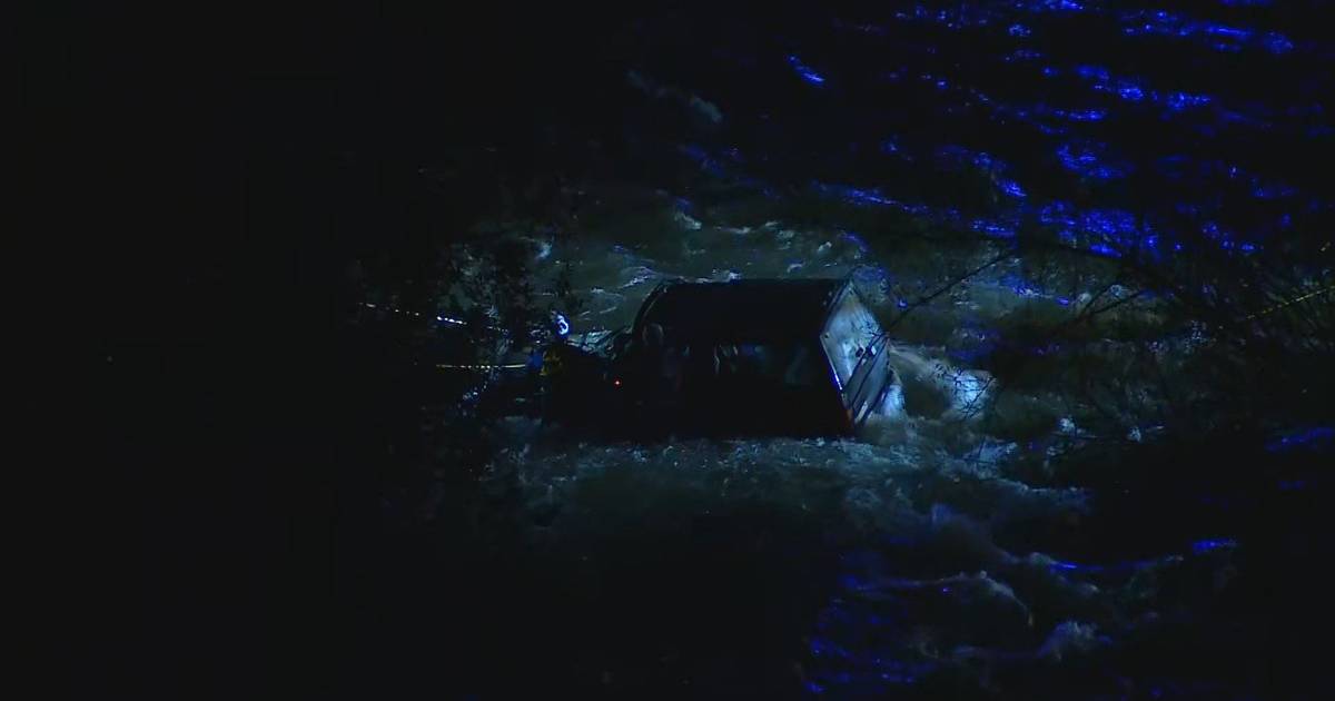 Família com três crianças presa em jipe parcialmente submerso num rio em Gondomar