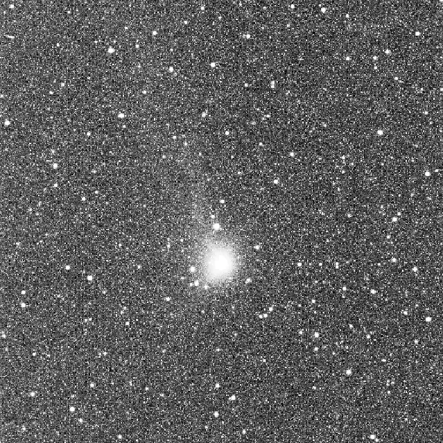 Juice, a missão da ESA que vai explorar as luas geladas de Júpiter, observou o cometa interestelar 3I/ATLAS em novembro de 2025 usando cinco instrumentos científicos. Embora os dados completos só cheguem à Terra em fevereiro de 2026, a equipa conseguiu descarregar um quarto de uma imagem da câmara de navegação, revelando o cometa com grande clareza, rodeado pela sua coma luminosa e com indícios de duas caudas, uma de plasma e outra de poeira.