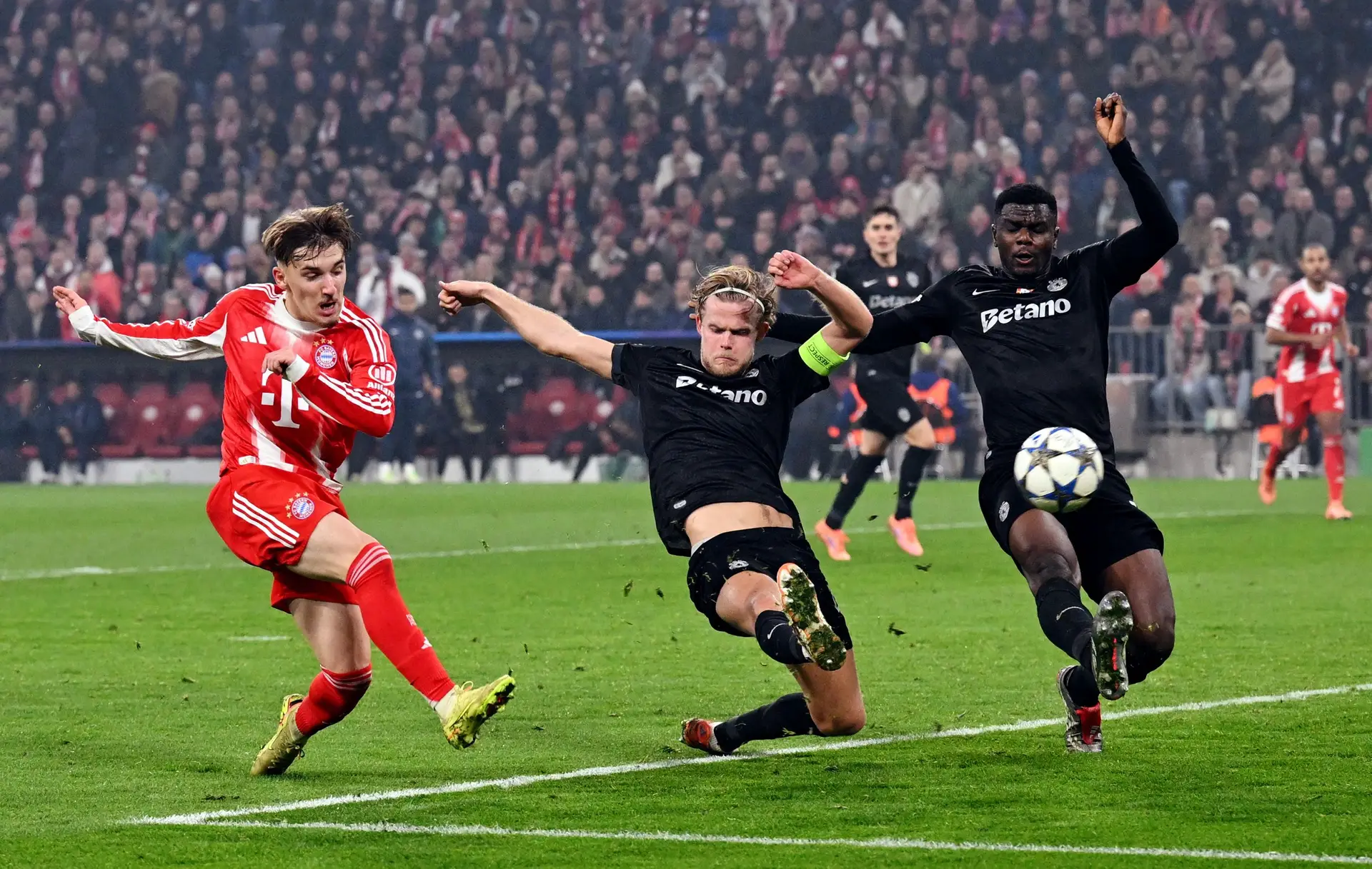 Champions: Sporting ainda sonhou, mas Bayern ligou o turbo para resgatar os três pontos