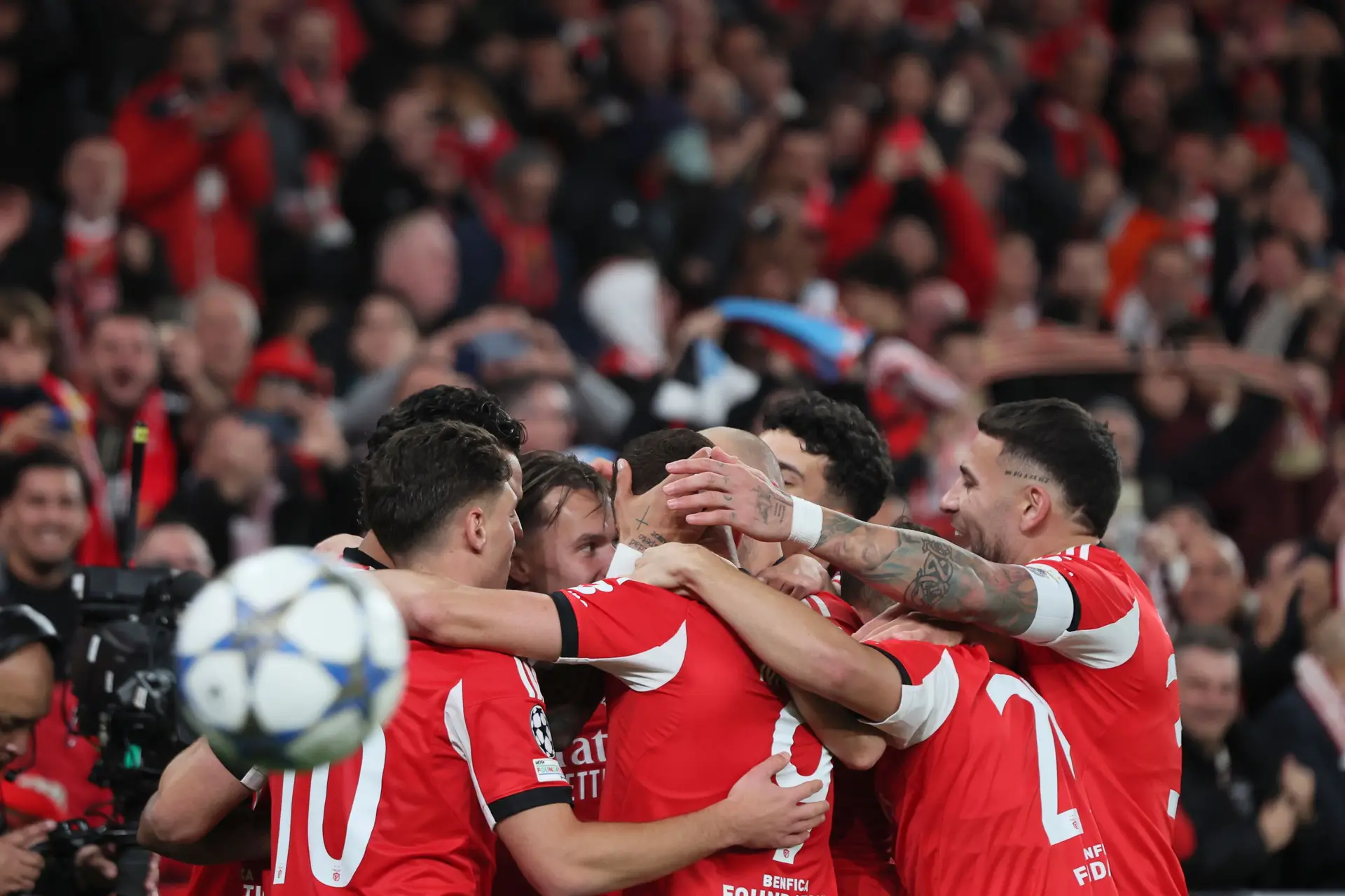 Champions: Benfica supera Nápoles com Richard Ríos em evidência