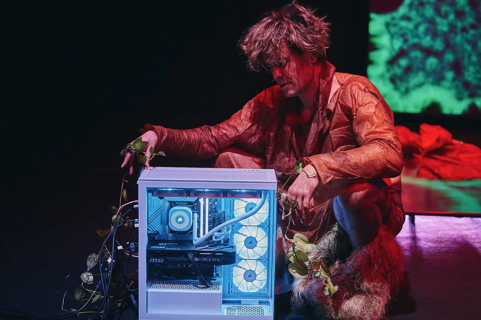 Albano Jerónimo estreia primeiro espetáculo de teatro com inteligência artificial em Portugal