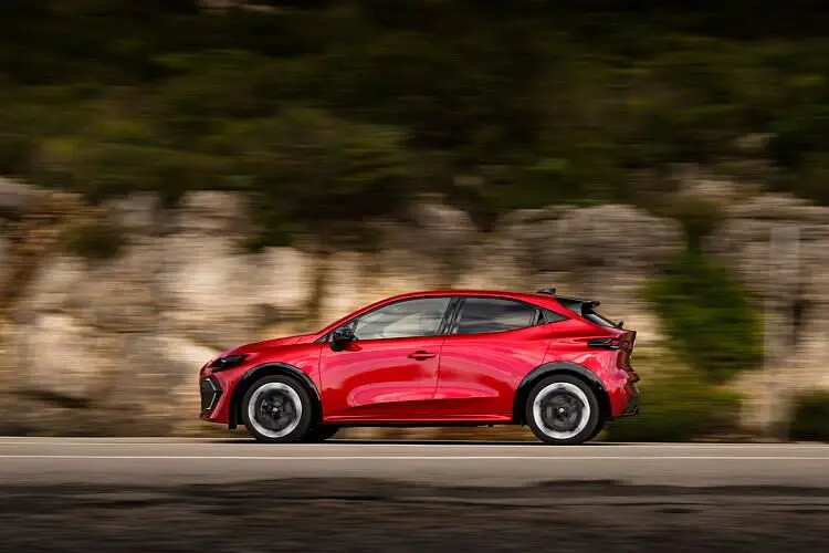 Renault Clio VI mantém estatuto