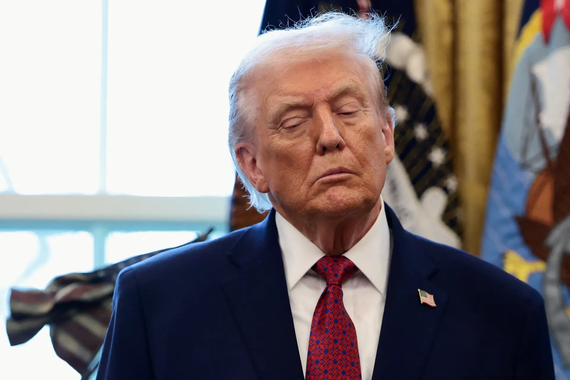 Trump exige indemnização 10 mil milhões de dólares à BBC