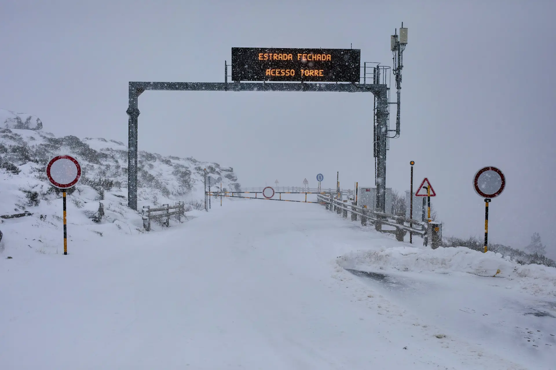 Reaberta estrada de acesso ao maciço central da Serra da Estrela