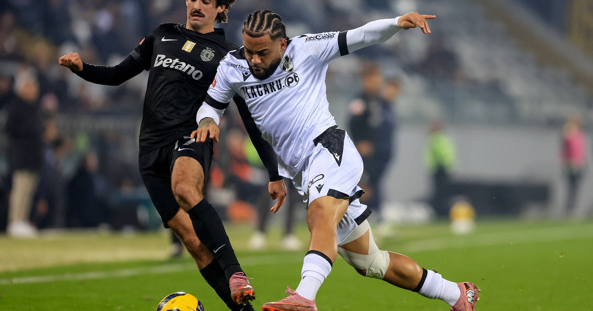 Sporting goleia Vitória SC por 3-0 e iguala Benfica no segundo lugar — image 1