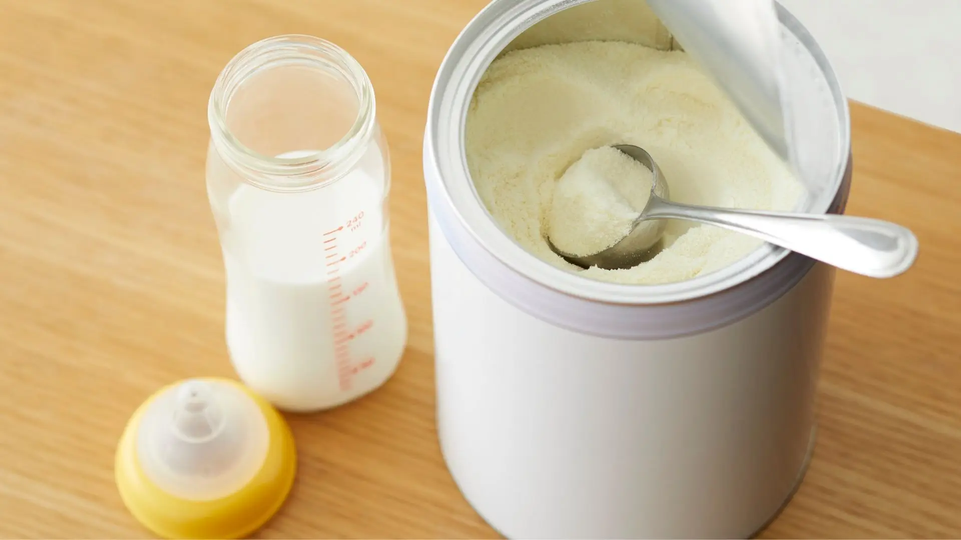 Nestlé retira lotes de fórmulas infantis após "potencial presença" de toxina