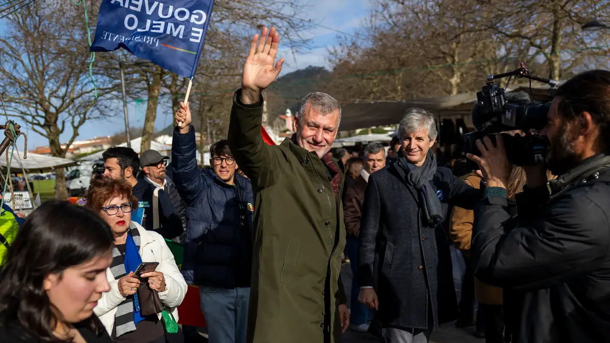 O candidato às eleições presidenciais, Henrique Gouveia e Melo, durante um contacto com a população em Viana do Castelo, 9 de janeiro de 2026. Os portugueses elegem o novo Presidente da República em 18 de janeiro.