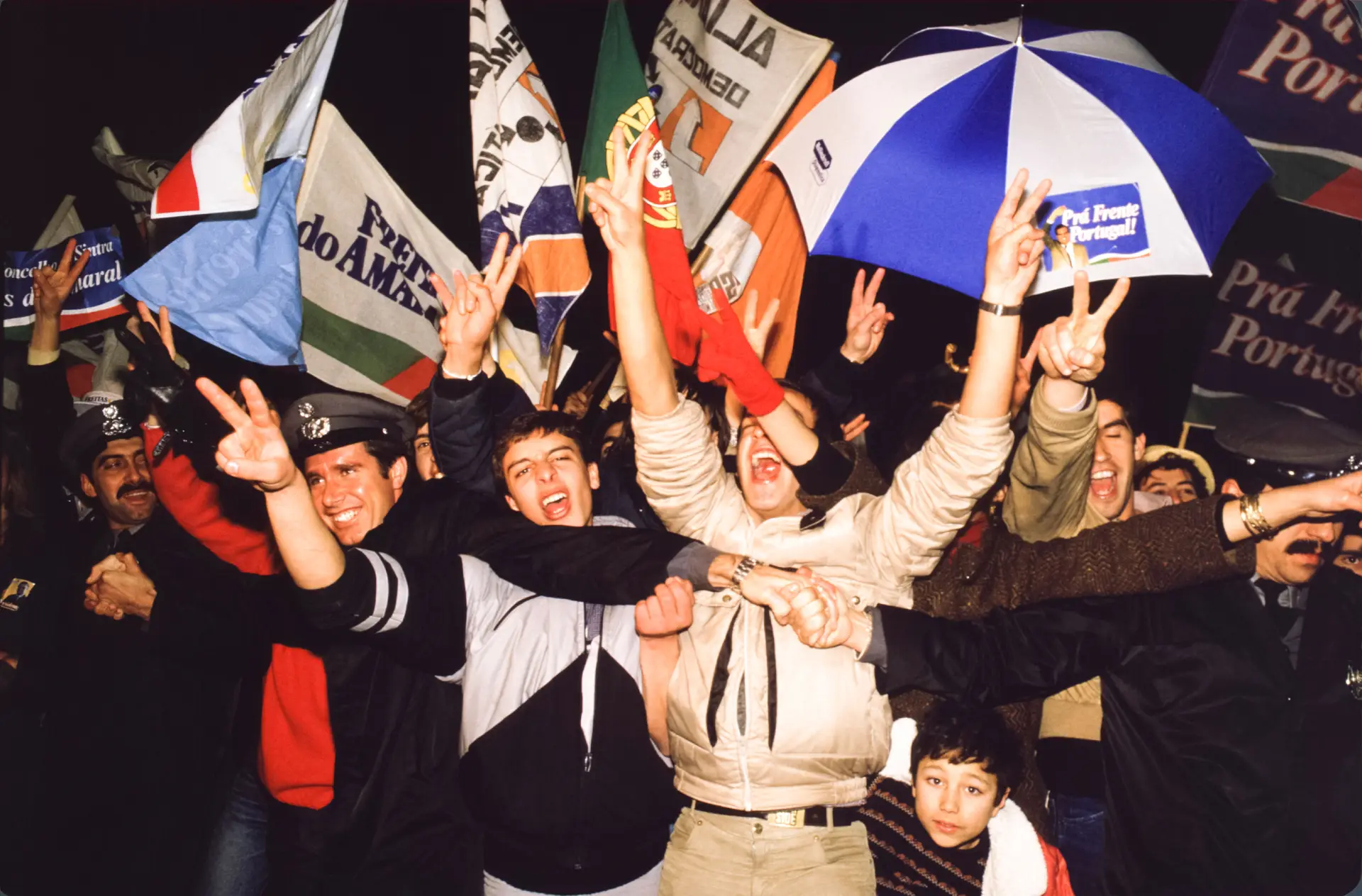 Apoiantes de Freitas do Amaral num comício em janeiro de 1986