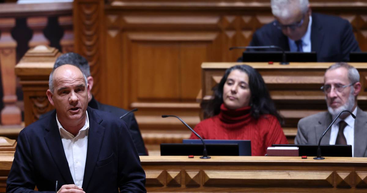 Óbito Carlos Brito: PCP acompanhará proposta de pesar apresentada por Aguiar-Branco