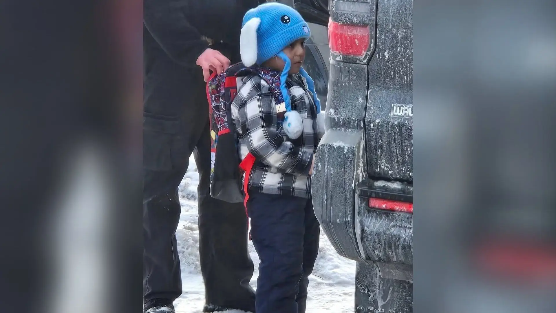 Liam Conejo Ramos de cinco anos foi detido juntamente com o seu pai pelo Serviço de Imigração e Alfândega dos Estados Unidos (ICE) em 20 de janeiro de 2026, na localidade de Columbia Heights, no estado do Minnesota.