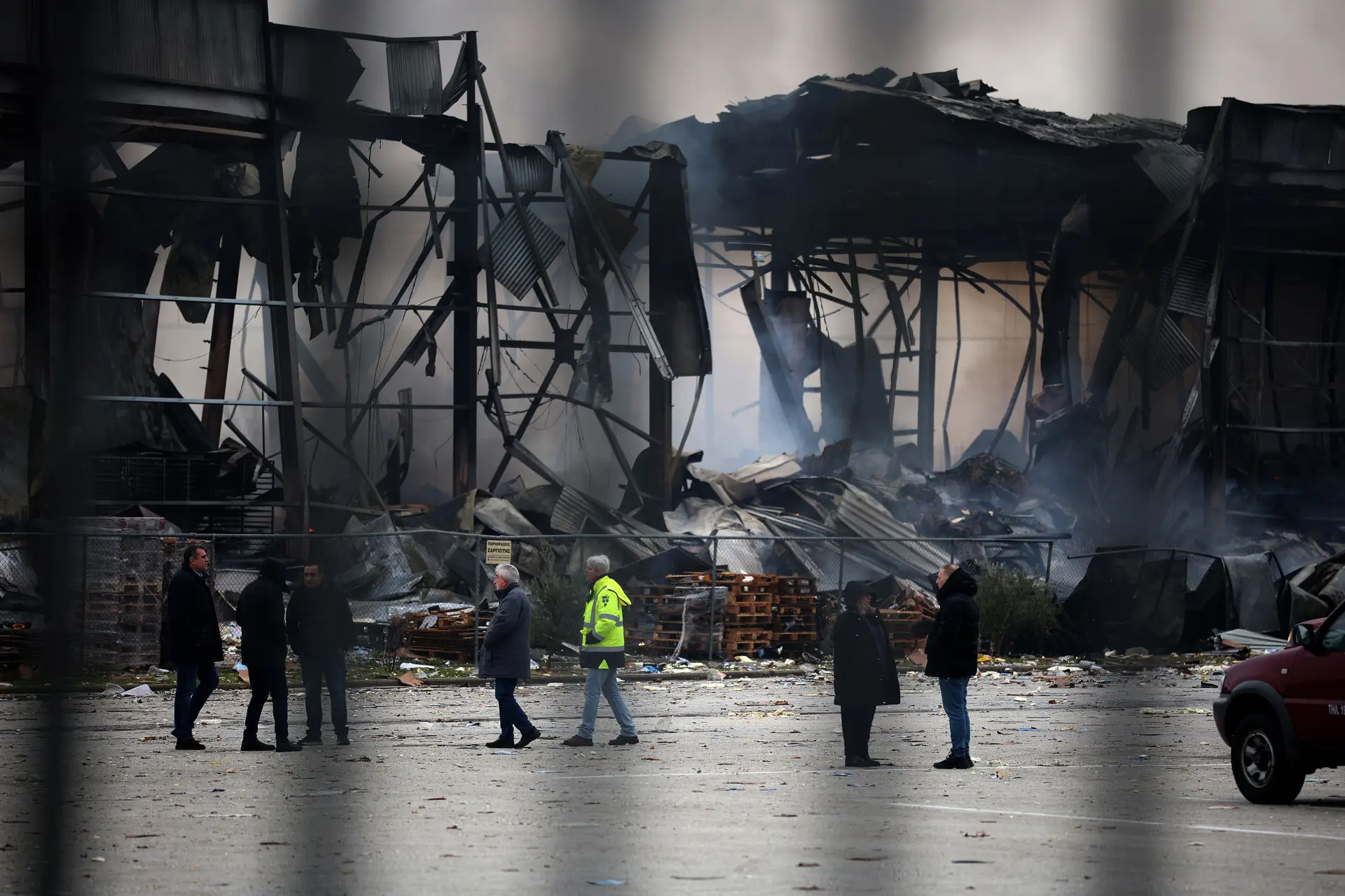 Explosão em fábrica de bolachas na Grécia mata quatro mulheres