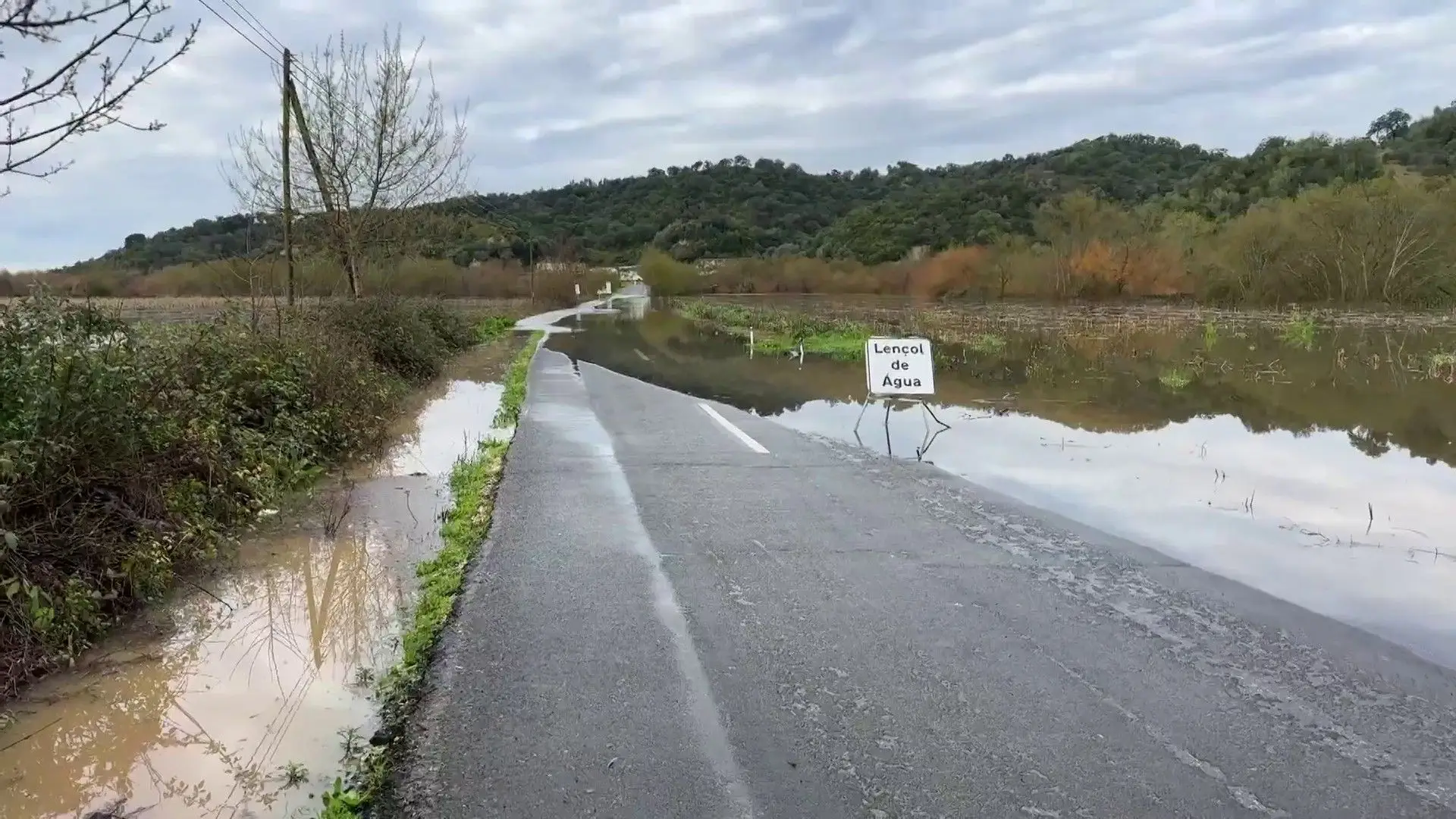 Pelo menos 14 estradas nacionais fechadas em Portugal