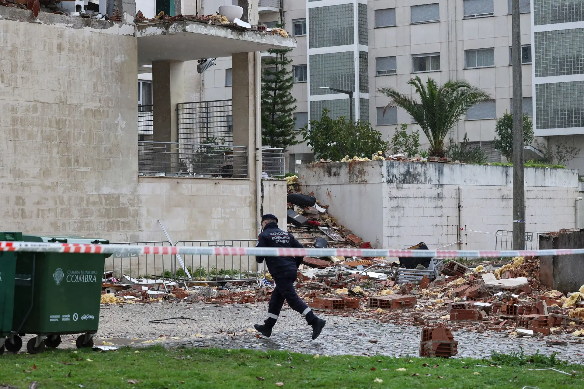 20 minutos: cinco pessoas ficaram feridas numa explosão num prédio em Coimbra