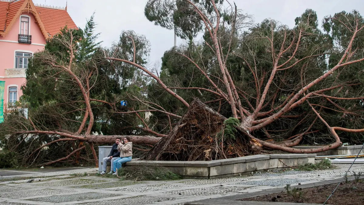 Estragos provocados pela depressão Kristin em Leiria