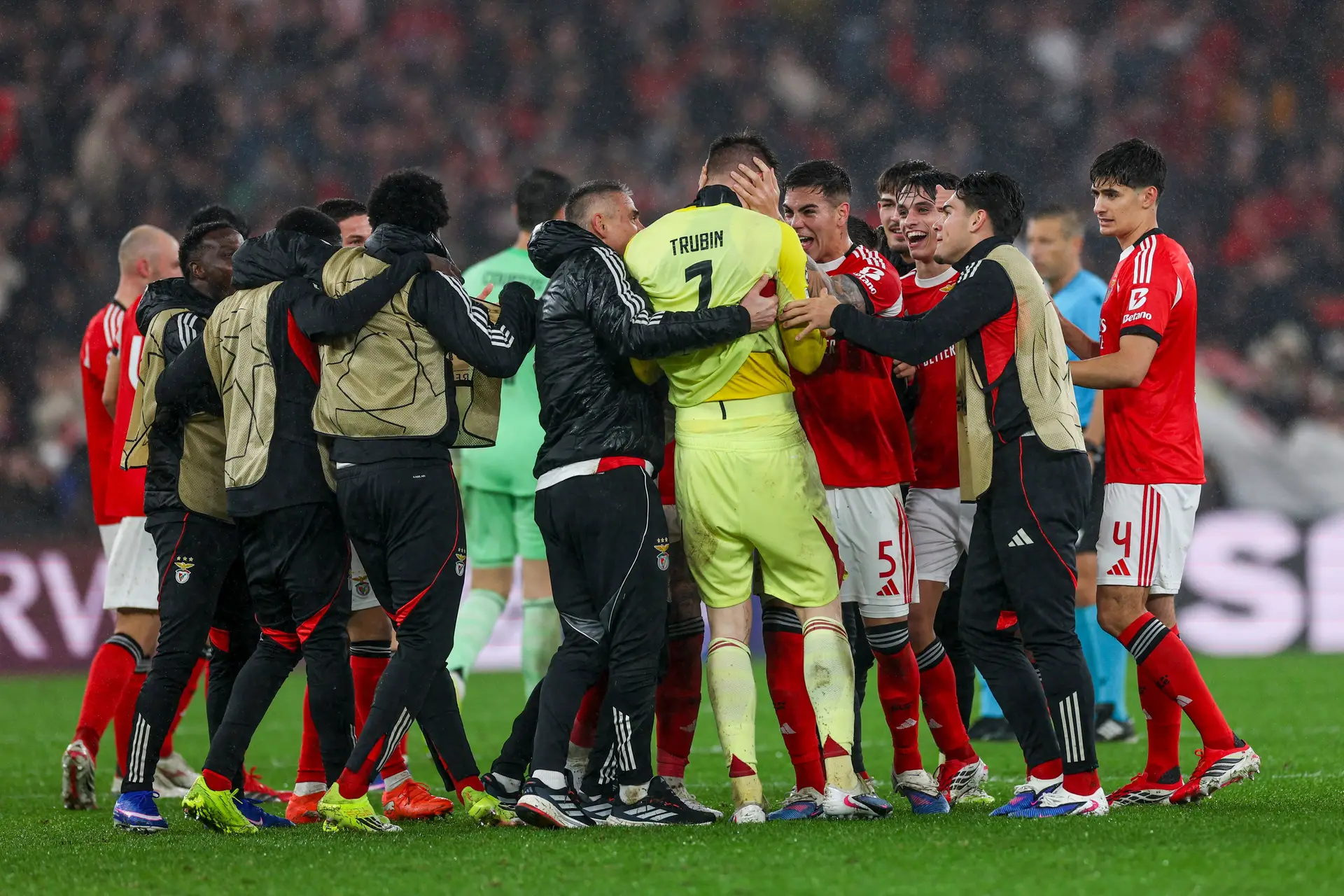 Benfica conhece adversário no sorteio do play-off de acesso aos "oitavos" da Champions