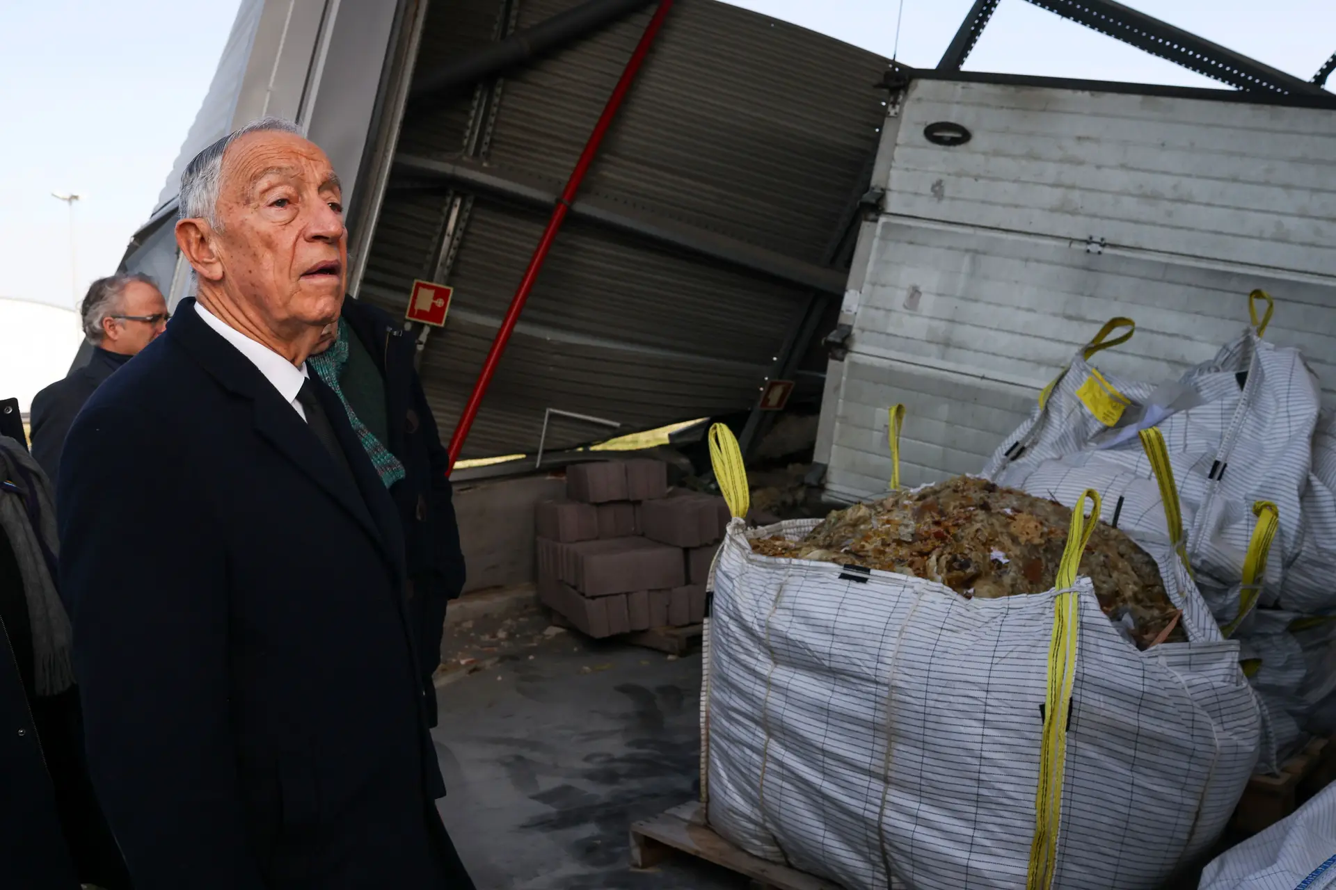 15 minutos: Marcelo preocupado com aplicação no terreno dos apoios prometidos pelo Governo