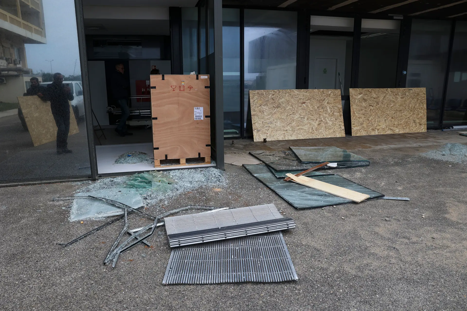 Queda de grua sobre cinco prédios na Figueira da Foz obriga a realojar moradores