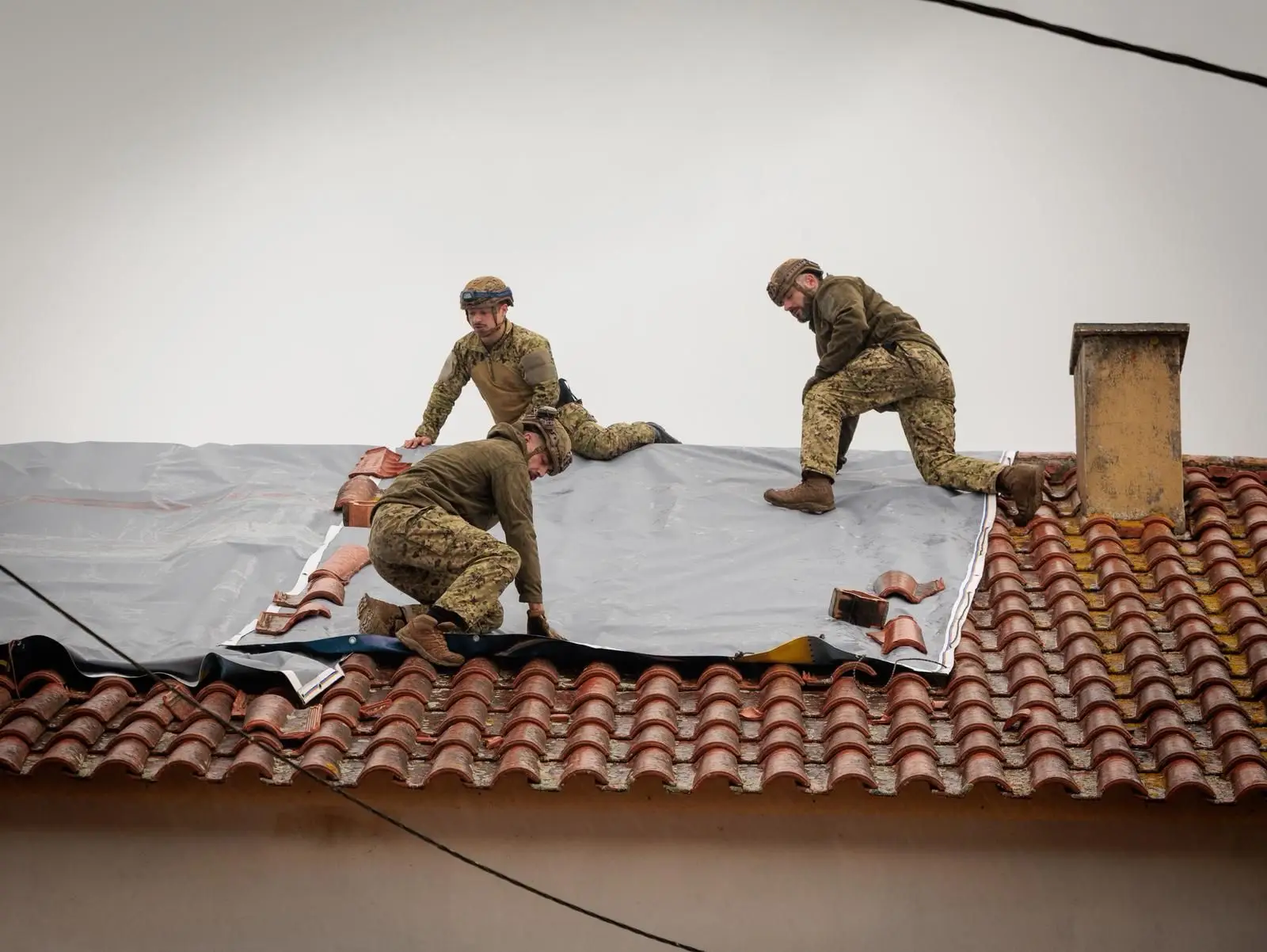 Homem morre ao cair de telhado que reparava em Porto de Mós, Montenegro visita Pombal esta terça-feira