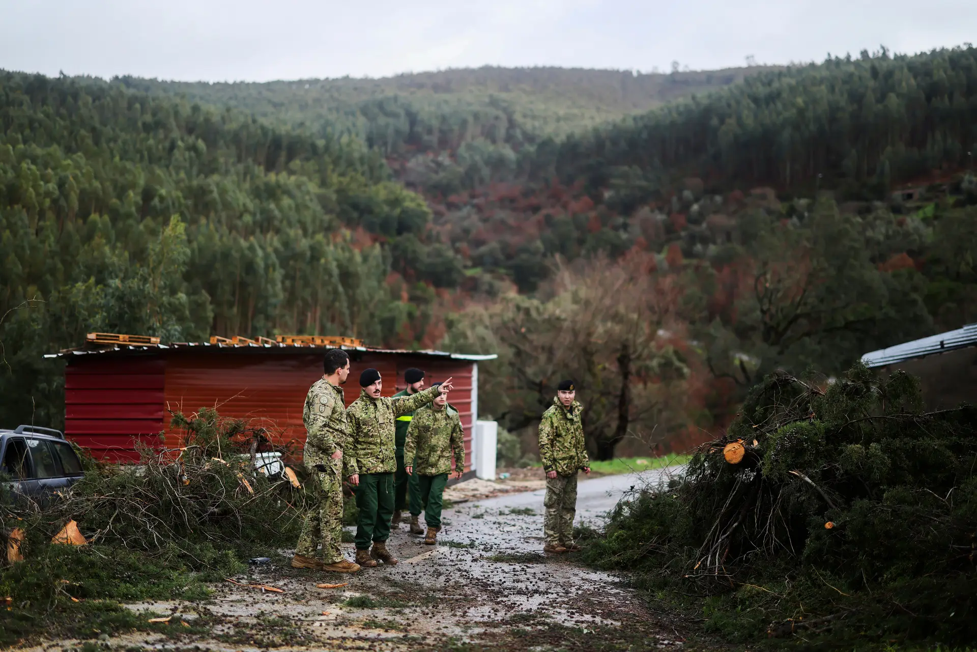 Mais de 1.100 militares e 200 veículos mobilizados após passagem da depressão Kristin