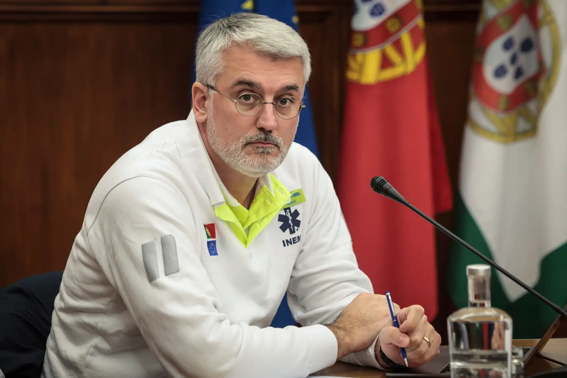 Presidente do INEM admite falhas mas defende que morte no Seixal "não é espelho" do instituto