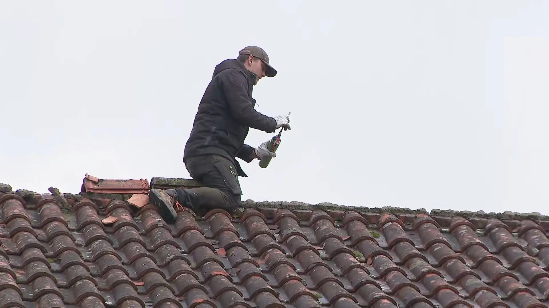 Imigrantes já repararam 70 casas danificadas em Pedrógão Grande: “Fazemo-lo com o coração”