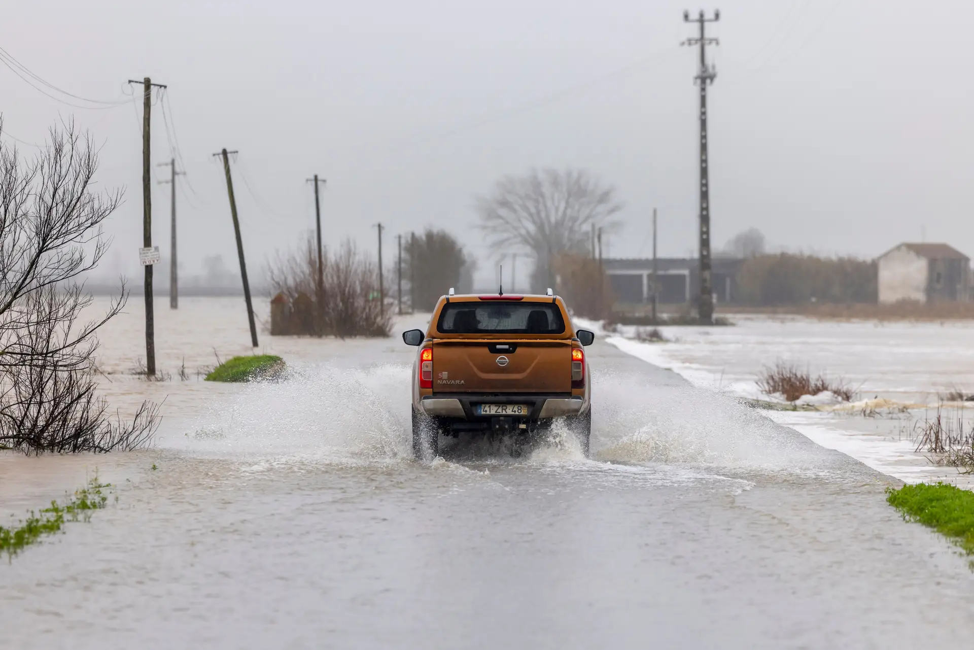 Sobe para 11 o número de mortos devido ao mau tempo, autoridades pedem à população para evitar deslocações desnecessárias