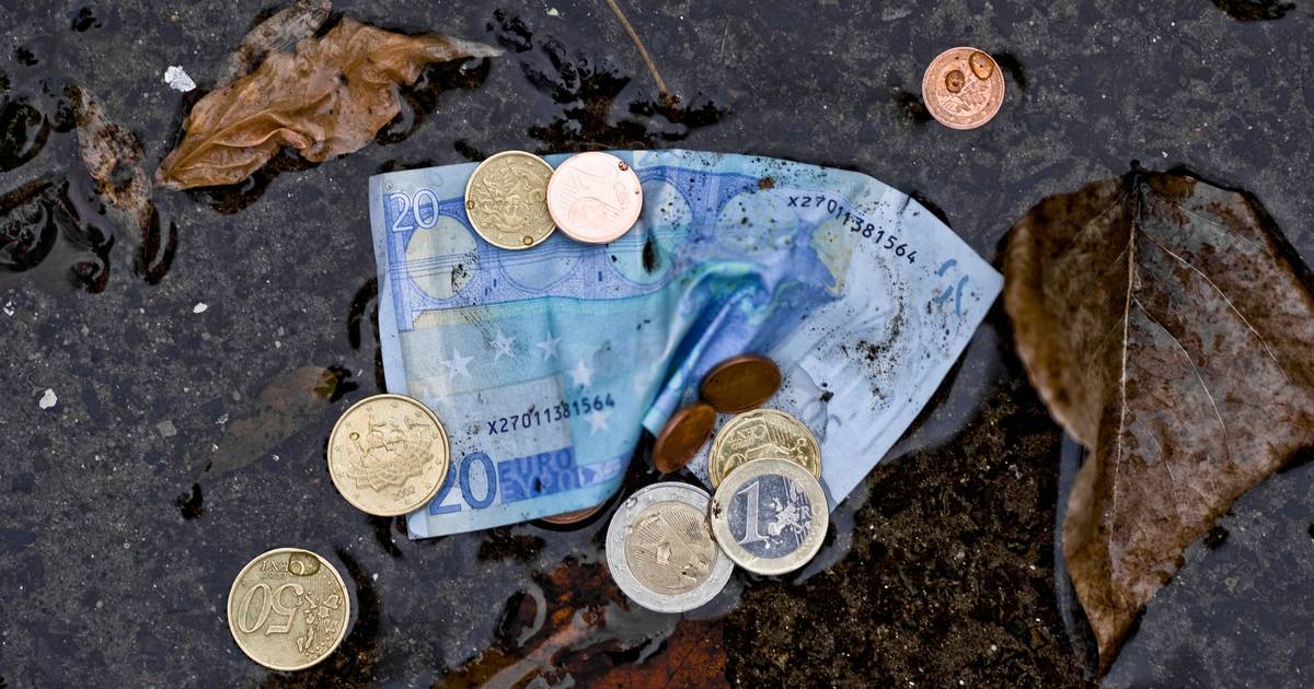 15 minutos: mais de trezentas mil crianças vivem na pobreza material e social