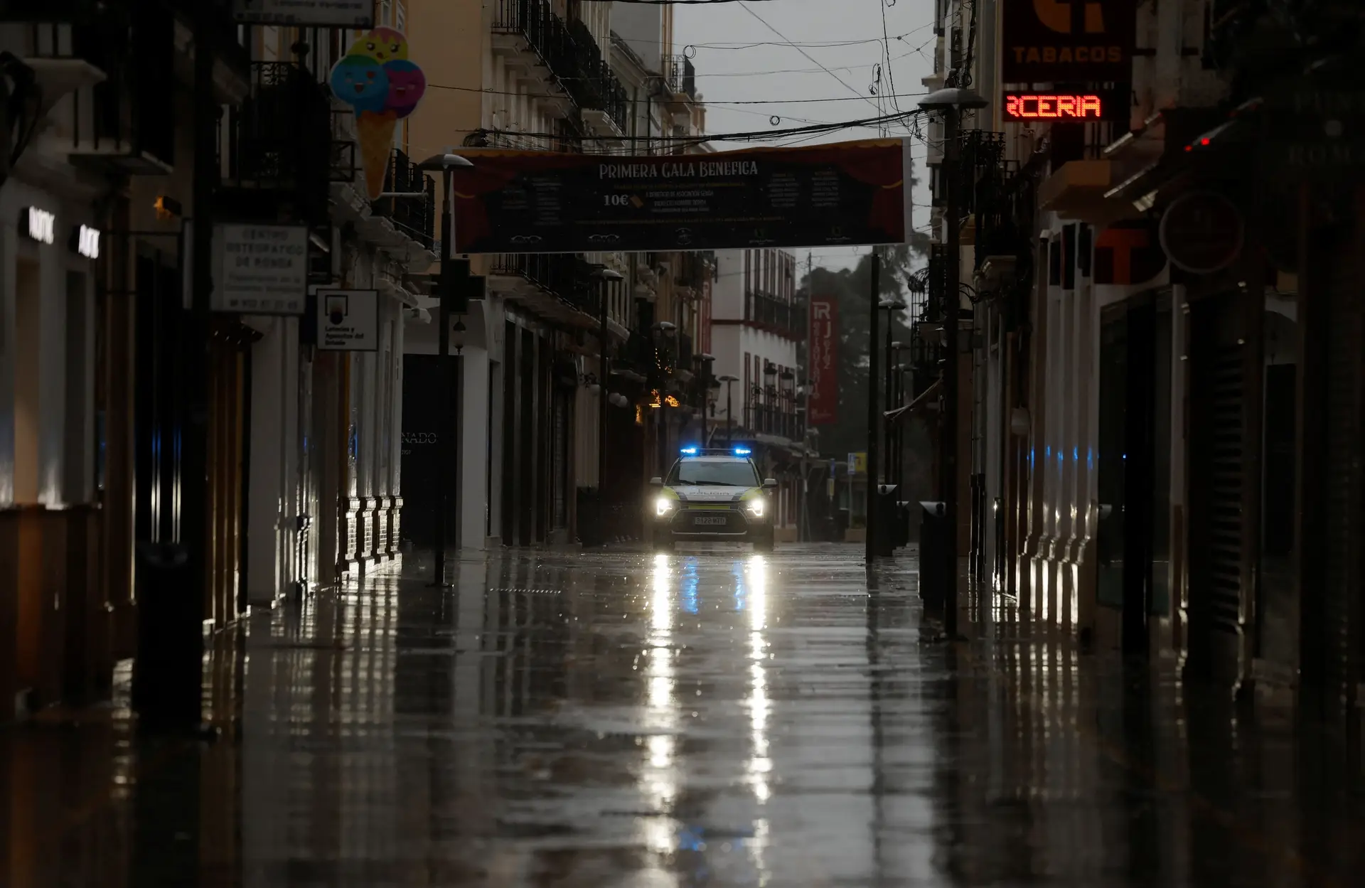 Tempestade Leonardo: Espanha deixou de estar em alerta vermelho mas há uma mulher desaparecida