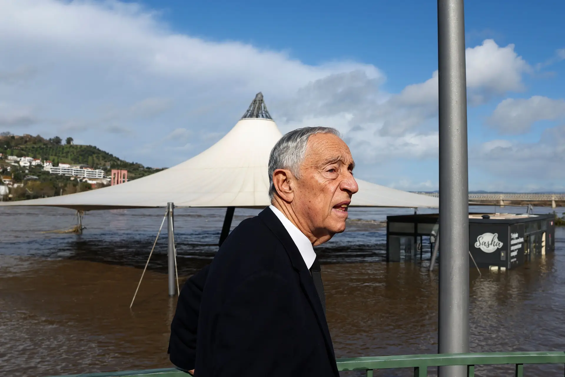 "Não há razão para demorar tanto tempo": Marcelo pede mais celeridade às seguradoras após tempestades