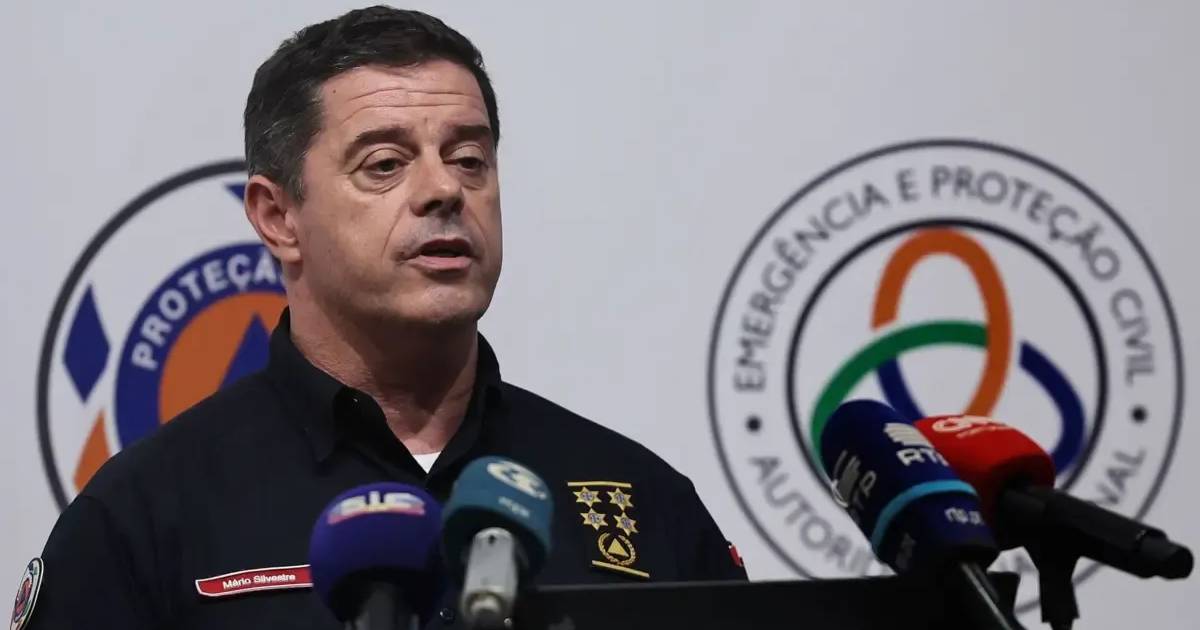 Situação em Coimbra está "mais estável", mas "risco de evacuação mantém-se", diz Proteção Civil