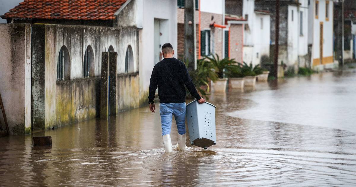Número de desalojados sobe para 87 na região Oeste