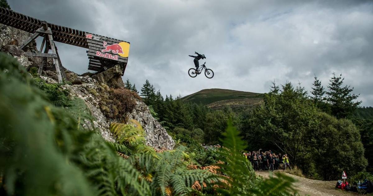 Downhill: imagens da Red Bull Hardline Tasmanian, uma das provas mais difíceis do mundo