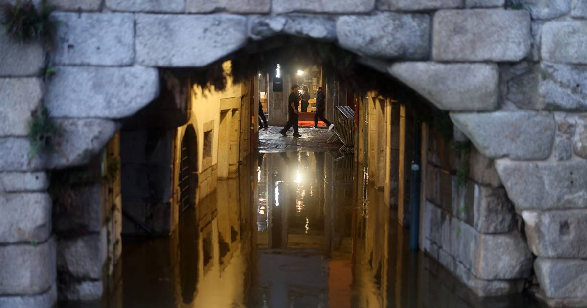Grande Porto em alerta laranja: chuva intensa provoca inundações e mantém bombeiros em alerta