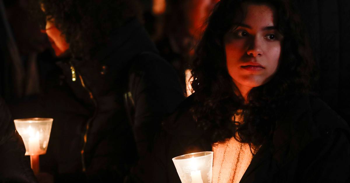 População de Leiria manifesta-se em memória das vítimas das tempestades e contra demora na reposição da energia