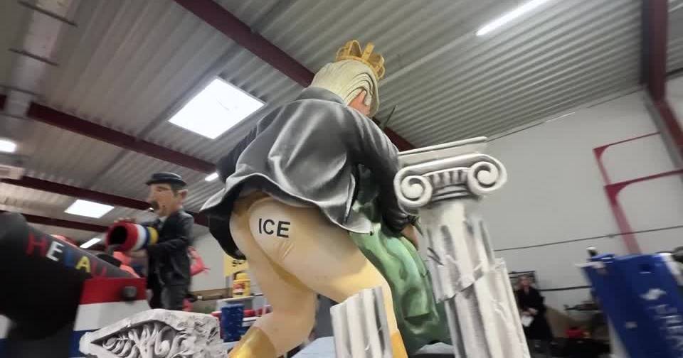 Carnaval na Alemanha: carro alegórico exibe Trump sem calças com a Estátua da Liberdade