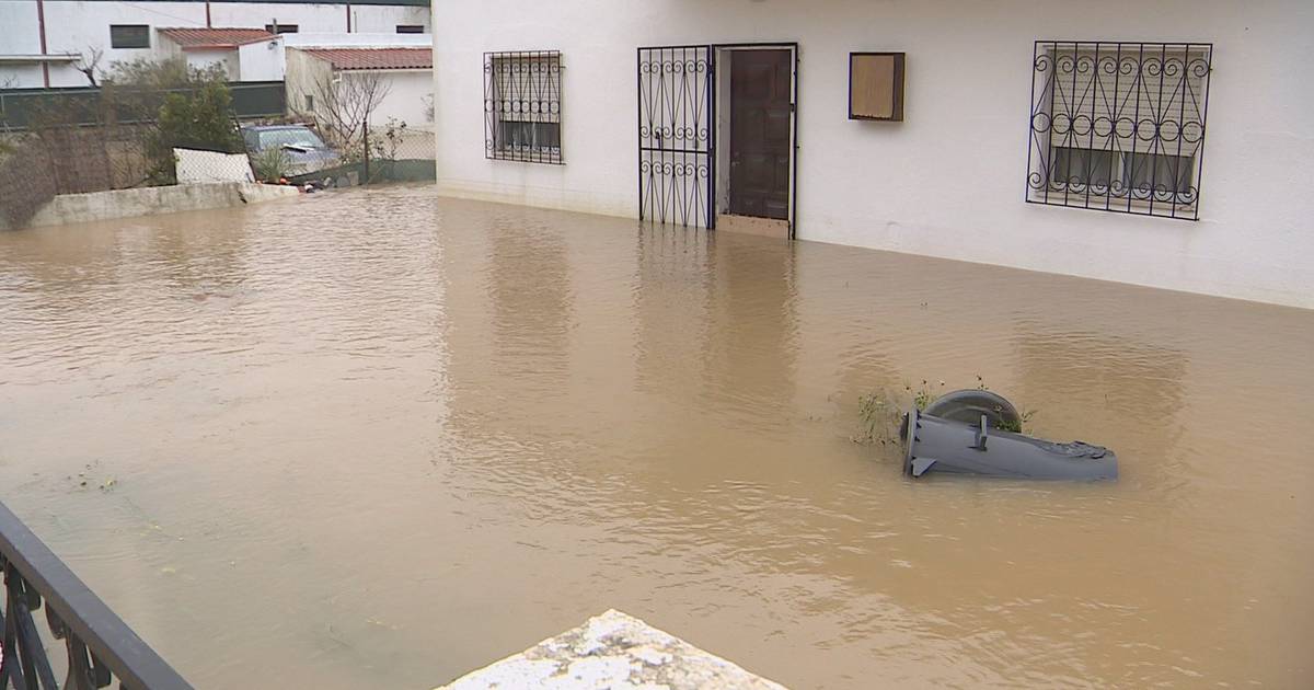 Bombeiros alertam: resistência em sair de casa põe em risco civis e operacionais no socorro às inundações