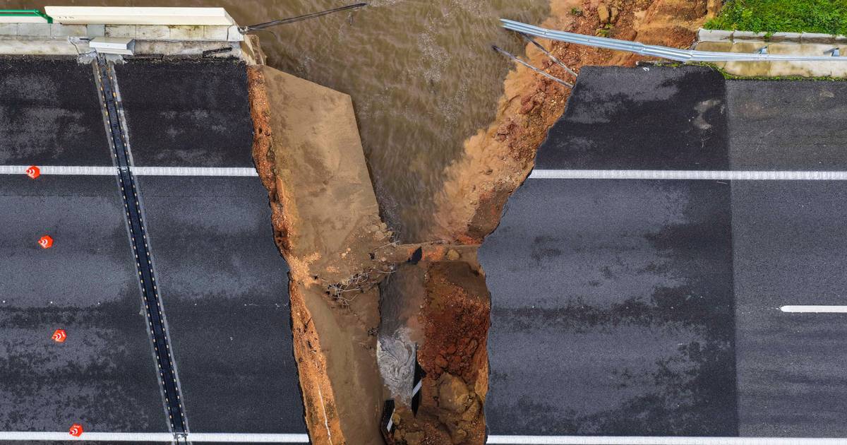 20 minutos: Colapsou parte do troço da A1 e reconstrução pode demorar meses