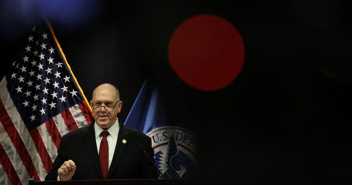 10 minutos: Czar das fronteiras de Trump anuncia fim das operações do ICE no Minnesota