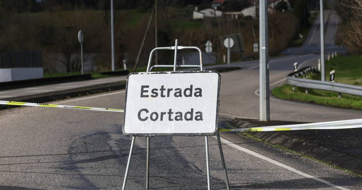 A1 reabre condicionada no sentido norte-sul