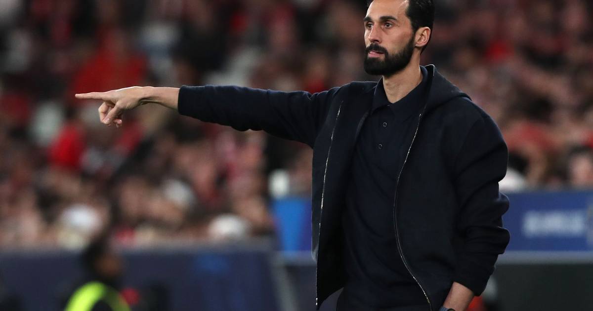 Álvaro Arbeloa deixa comando técnico do Real Madri