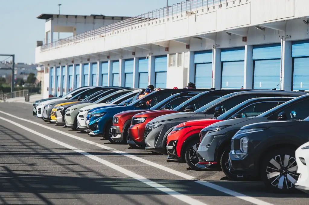 Testes com os candidatos a Carro do Ano terminam no Circuito do Estoril