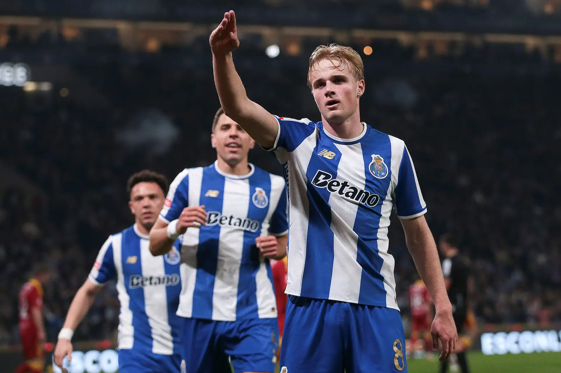 FC Porto vence Rio Ave com golo de Froholdt e segura vantagem